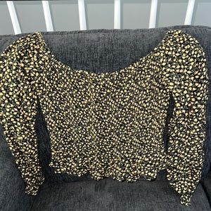 🐝 Hollister off shoulder top